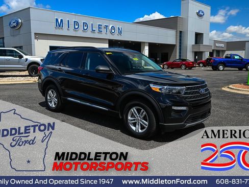 Certified 2024 Ford Explorer XLT w/ Equipment Group 202A AWD/4WD image 1
