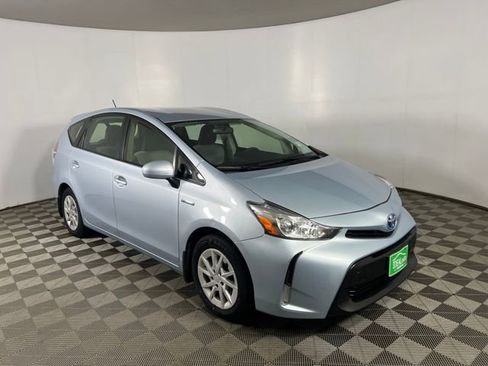 Used 2016 Toyota Prius V Five image 1