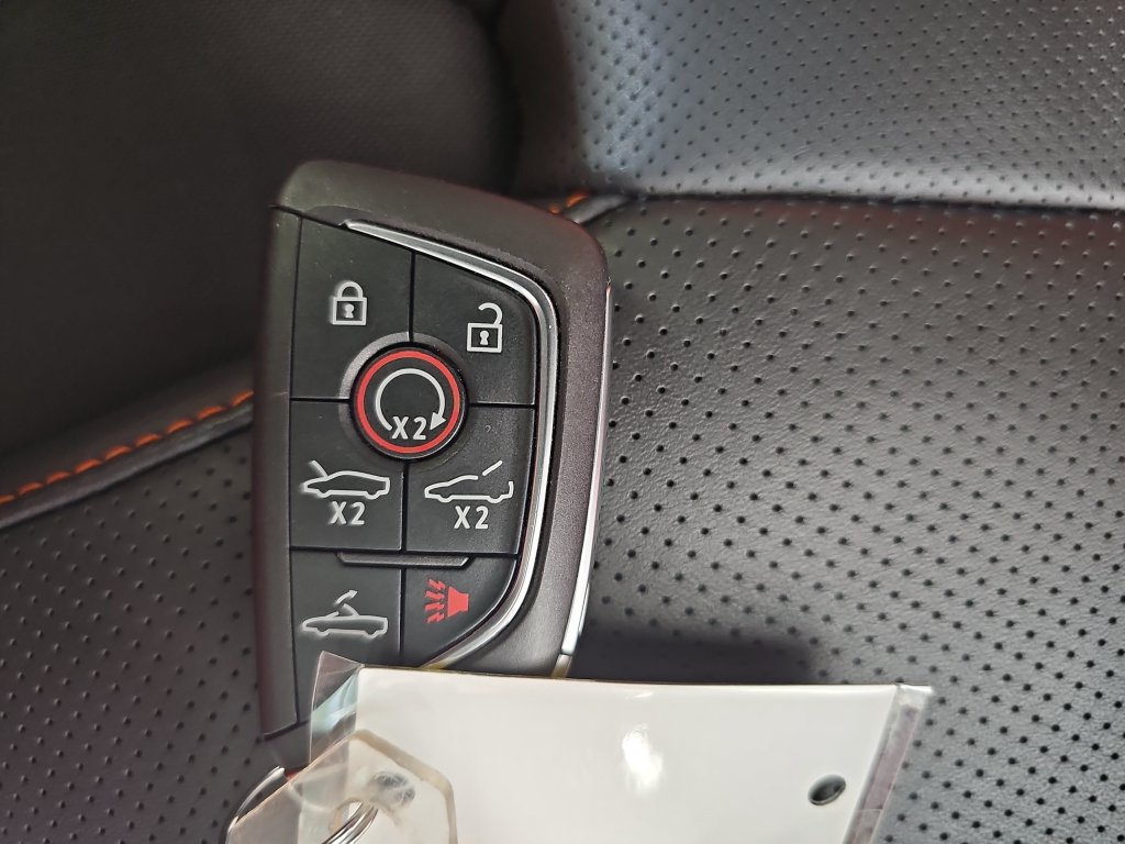 Used 2025 Chevrolet Corvette Z06 RWD image 40