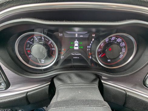 Used 2018 Dodge Challenger SXT image 17