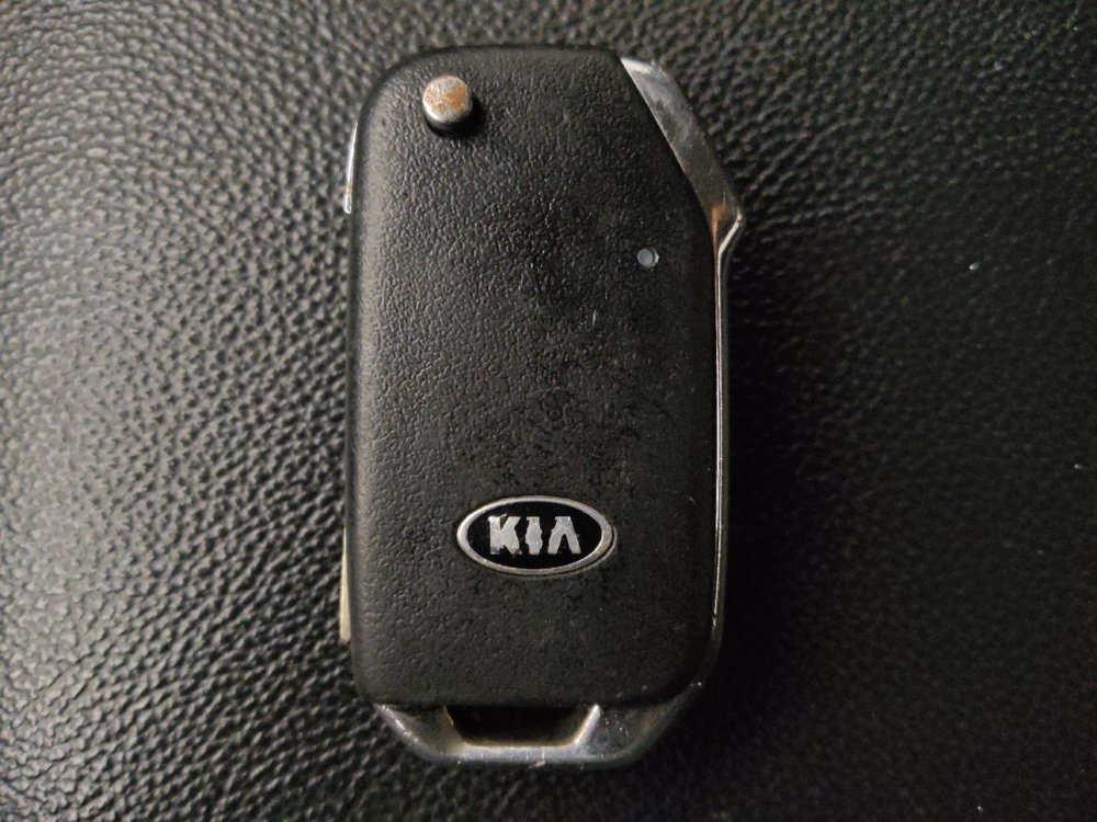 Used 2020 Kia Forte LXS FWD image 32