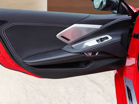 Used 2021 Chevrolet Corvette Stingray Preferred Cpe w/ Z51 Performance Package RWD image 21