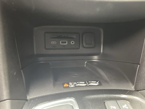 Used 2022 Chevrolet Equinox Premier AWD/4WD image 26