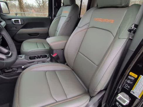 New 2026 Jeep Gladiator Mojave image 17