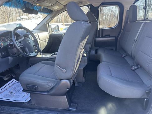 Used 2012 Nissan Titan SV w/ SV Value Truck Pkg image 10