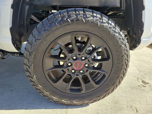 Used 2025 Toyota Tacoma SR image 10