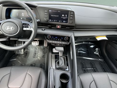 New 2026 Hyundai Elantra SEL Sport FWD image 10