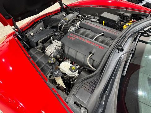 Used 2005 Chevrolet Corvette Coupe w/ Preferred Equipment Group RWD image 31