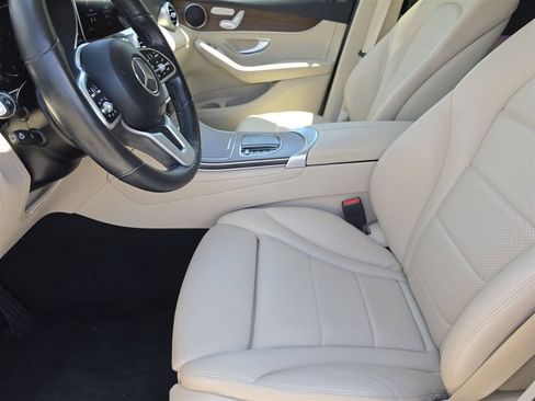 Used 2022 Mercedes-Benz GLC 300 4MATIC w/ Premium Package Lite image 16