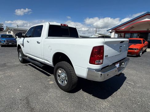 Used 2018 RAM 2500 SLT AWD/4WD image 3