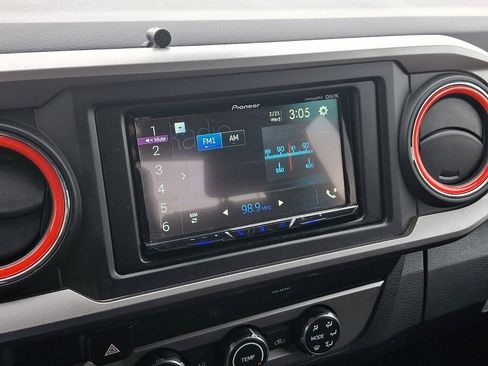 Used 2019 Toyota Tacoma SR5 image 16