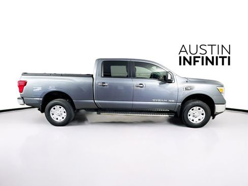 Used 2019 Nissan Titan SV AWD/4WD image 9