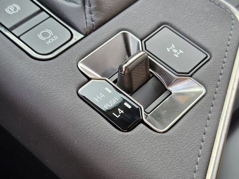 Used 2025 Lexus GX 550 w/ Accessory Package (31) AWD/4WD image 33