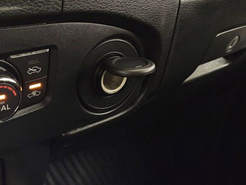 Used 2022 Nissan Frontier SV image 15