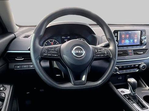Certified 2024 Nissan Altima 2.5 S FWD image 6