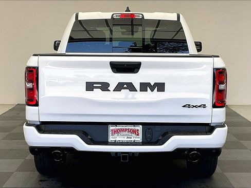 New 2026 RAM 1500 Express AWD/4WD image 3