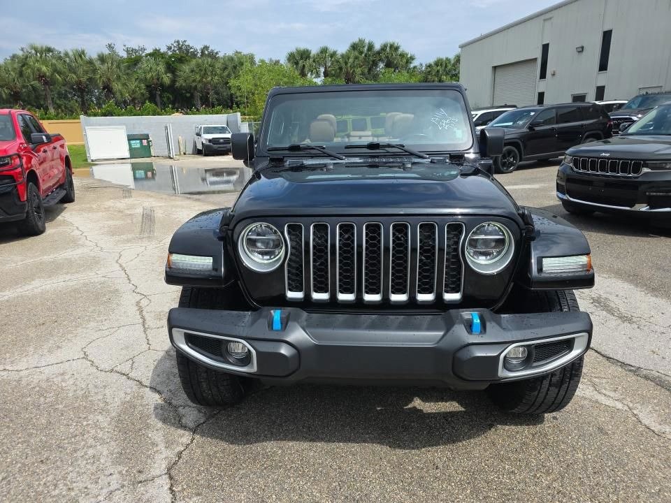 Used 2022 Jeep Wrangler Unlimited Sahara AWD/4WD image 2