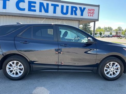 Used 2020 Chevrolet Equinox LS w/ LS Convenience Package FWD image 16