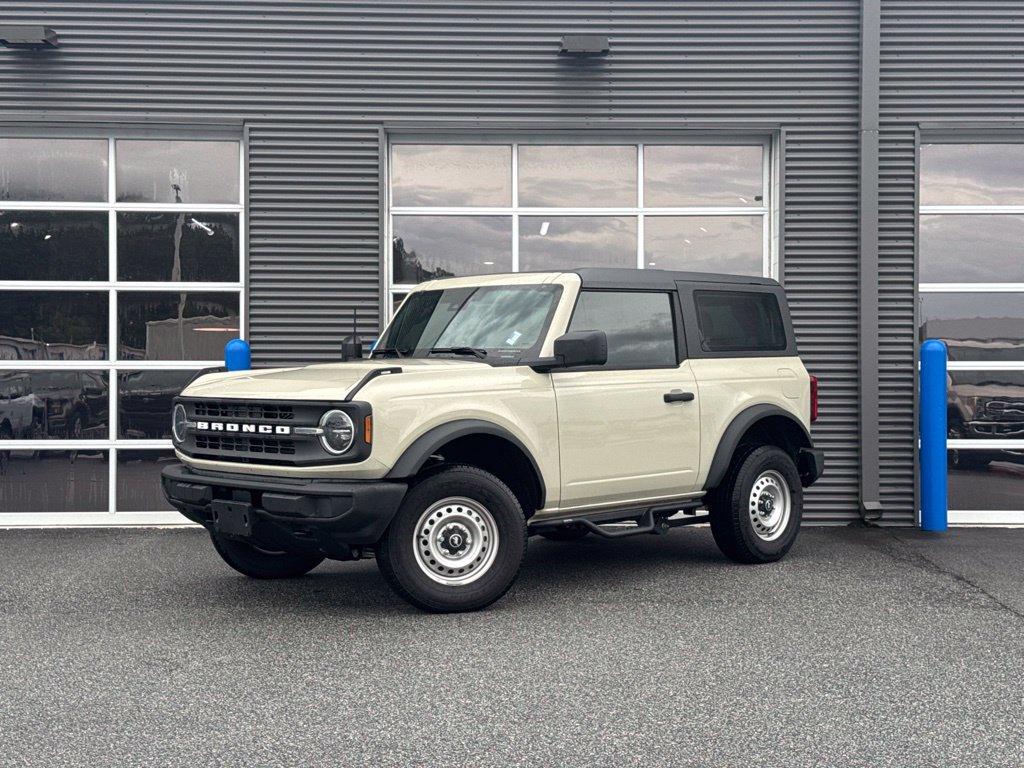 Used 2026 Ford Bronco 2-Door AWD/4WD image 1
