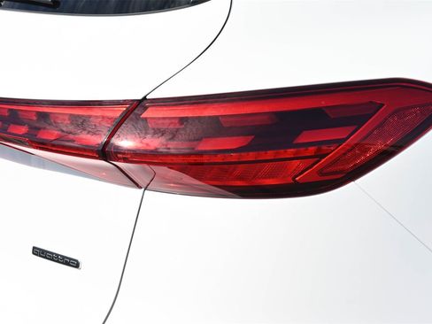 Used 2025 Audi Q5 Premium w/ Convenience Package image 19