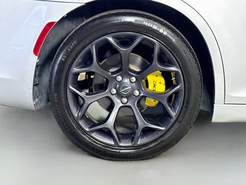 Used 2020 Chrysler 300 S RWD image 33