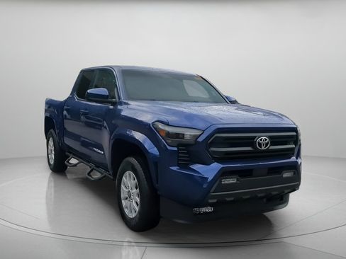 Used 2025 Toyota Tacoma SR5 RWD image 36
