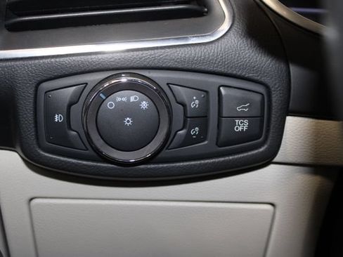 Used 2019 Ford Edge Titanium w/ Cold Weather Package FWD image 15