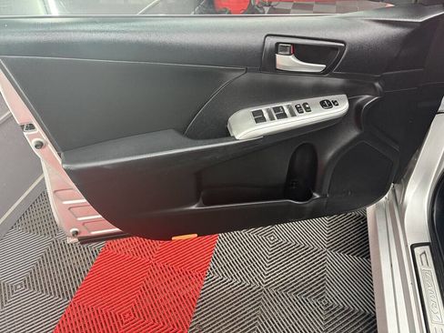 Used 2014 Toyota Camry SE image 7