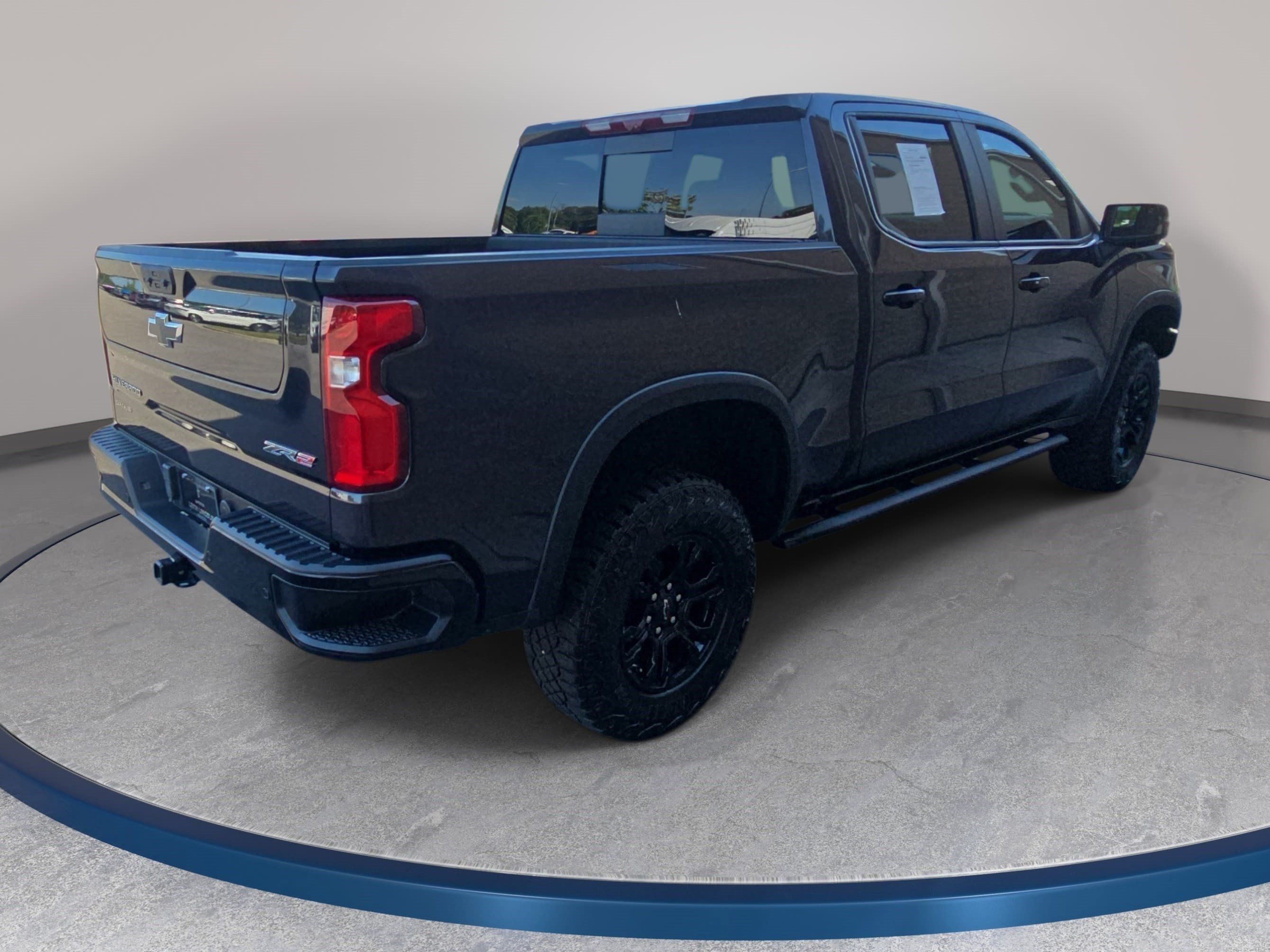 Used 2023 Chevrolet Silverado 1500 ZR2 w/ Technology Package AWD/4WD image 5