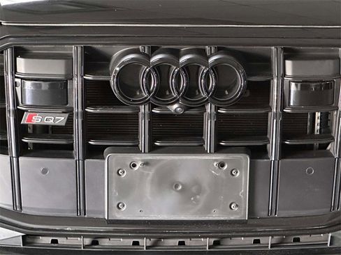 Used 2023 Audi SQ7 Prestige w/ Prestige Package image 9