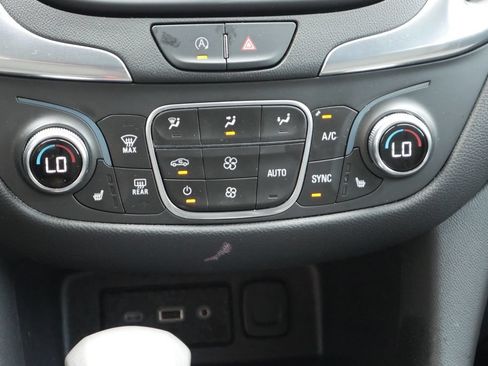 Used 2022 Chevrolet Equinox LT FWD image 16