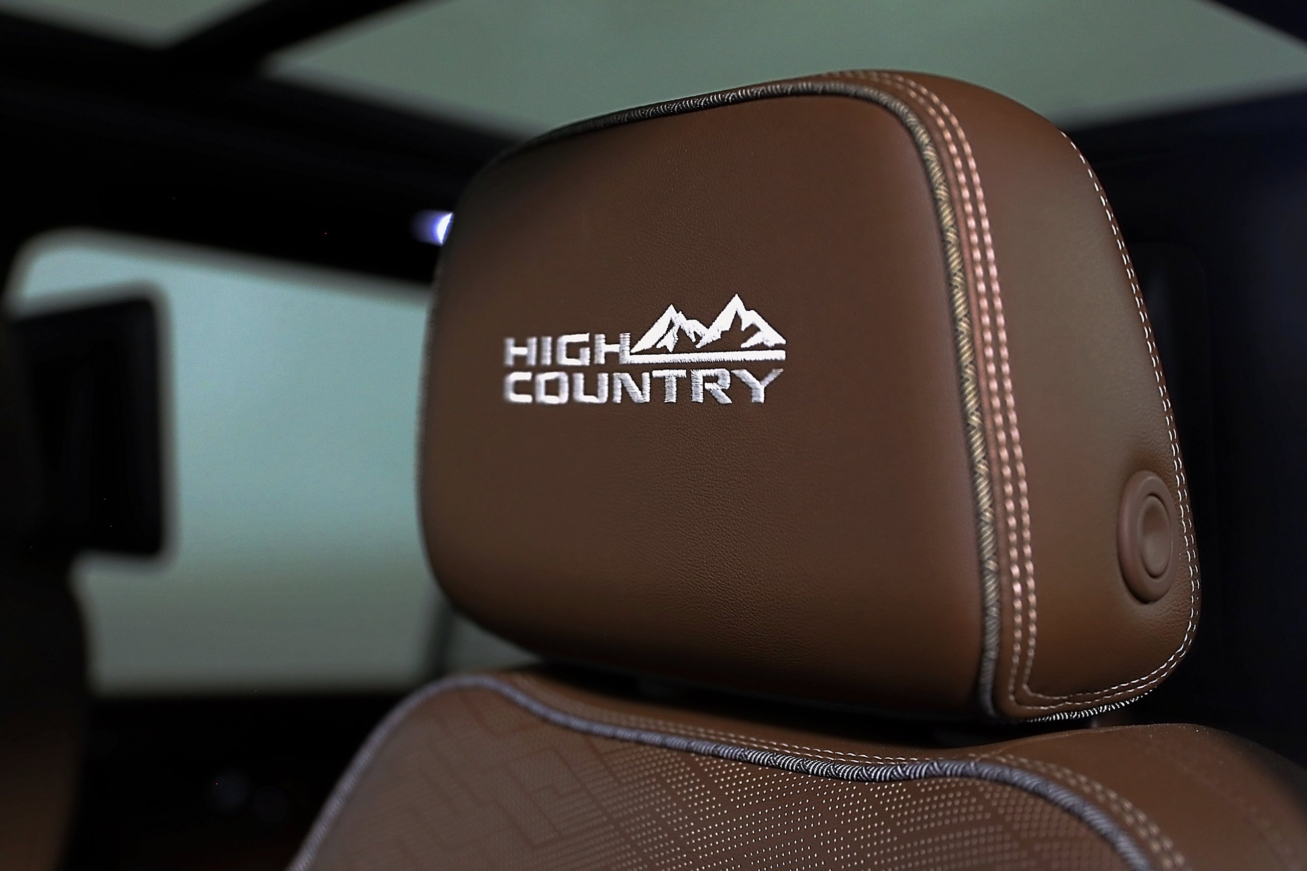 Used 2021 Chevrolet Tahoe High Country w/ Premium Package AWD/4WD image 24