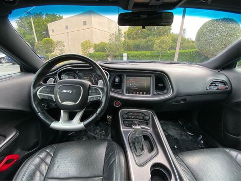 Used 2015 Dodge Challenger SRT w/ Technology Group RWD image 17