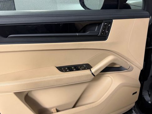 Used 2025 Porsche Cayenne GTS image 13