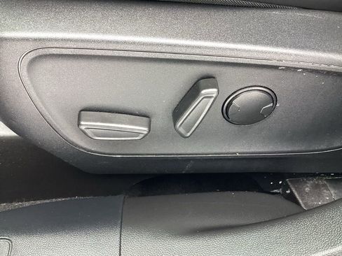 Used 2025 Ford Escape ST-Line image 19