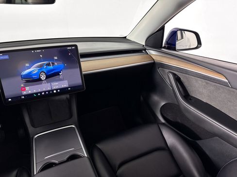 Used 2023 Tesla Model Y Long Range image 36