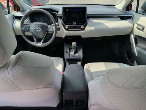 Certified 2026 Toyota Corolla Cross LE FWD image 25
