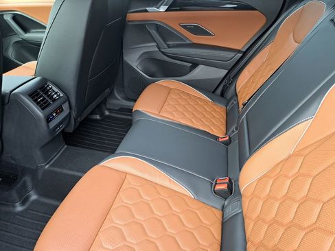 Used 2025 Volkswagen Tiguan SEL R-Line image 20