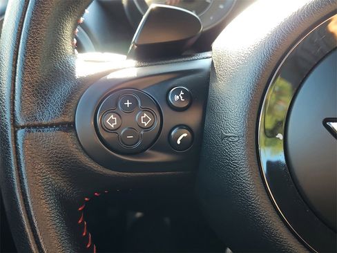 Used 2015 MINI Cooper S image 21