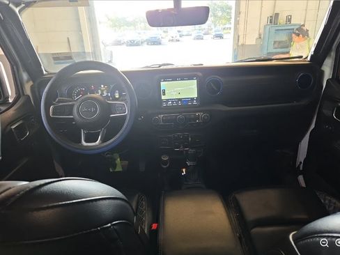 Used 2021 Jeep Wrangler Unlimited Sahara AWD/4WD image 10