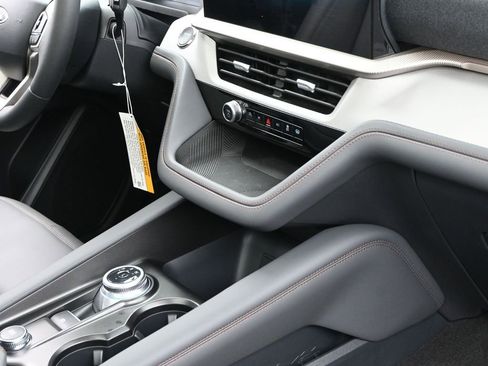 New 2026 Ford Explorer Active w/ Active Comfort Package image 35