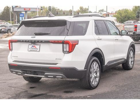 Used 2025 Ford Explorer Active w/ Active Comfort Package AWD/4WD image 3