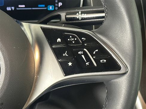 Certified 2025 Mercedes-Benz GLC 300 image 28