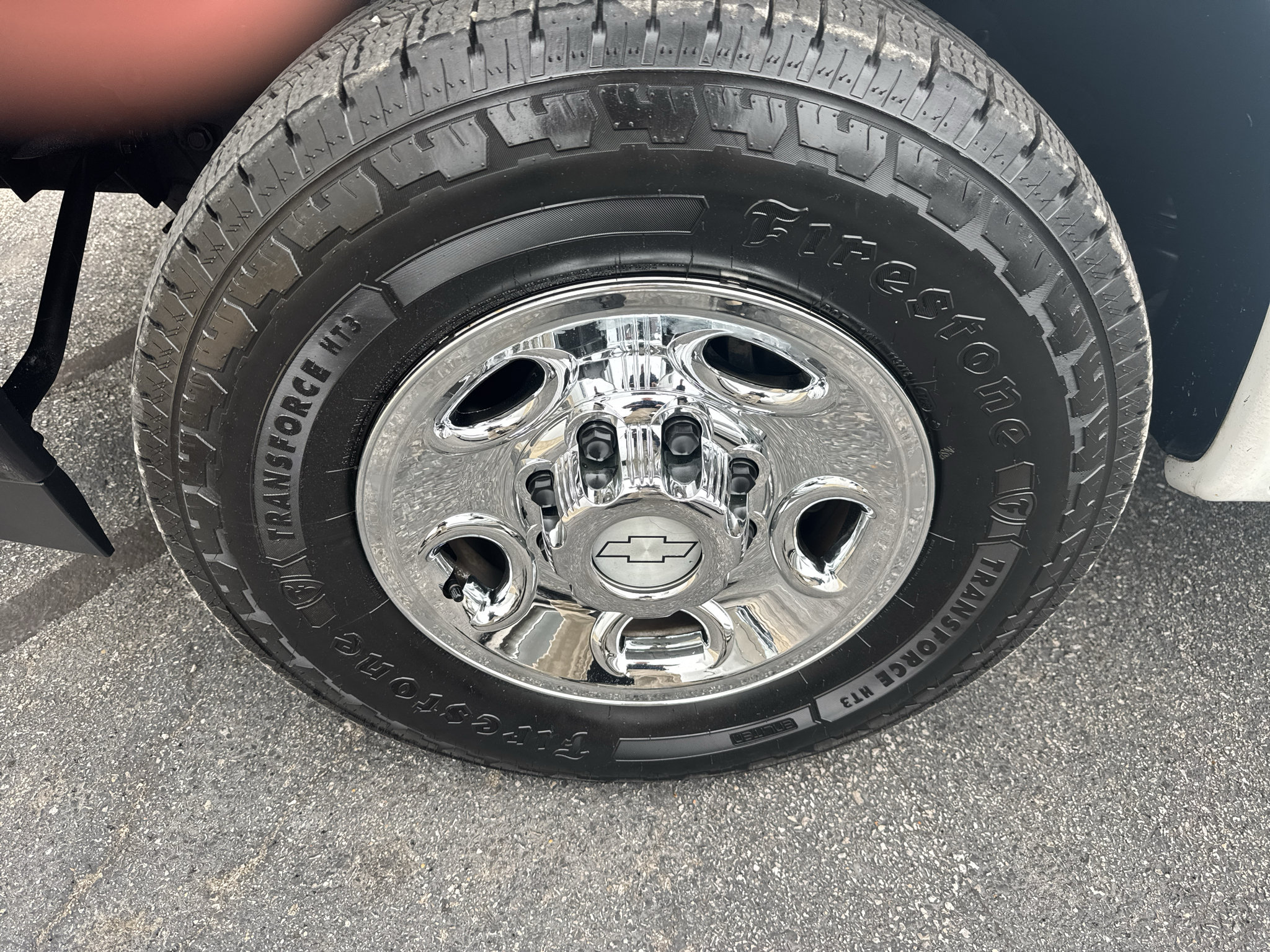Used 2017 Chevrolet Express 2500 RWD image 22