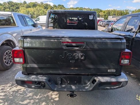 Used 2021 Jeep Gladiator Overland AWD/4WD image 4
