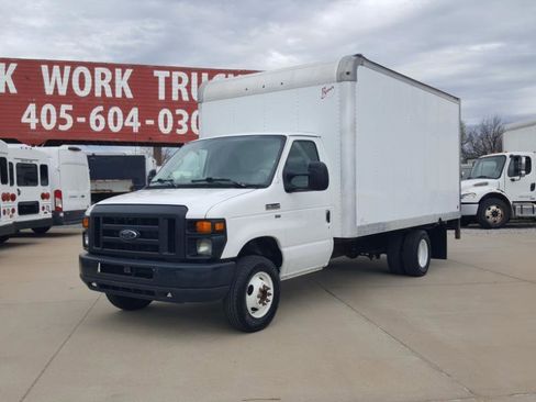 Used 2011 Ford E-350 and Econoline 350 Super Duty w/ Payload Pkg image 3