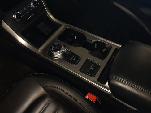 Used 2024 Ford Edge SEL image 26