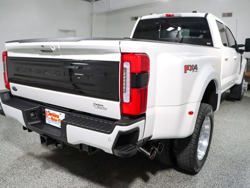 Used 2025 Ford F450 Platinum w/ FX4 Off-Road Package AWD/4WD image 7