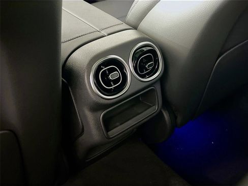 Certified 2025 Mercedes-Benz GLC 300 4MATIC image 21