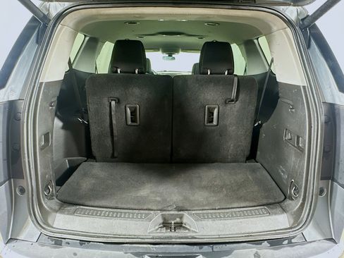 Used 2021 GMC Acadia SLE w/ Driver Convenience Package FWD image 30